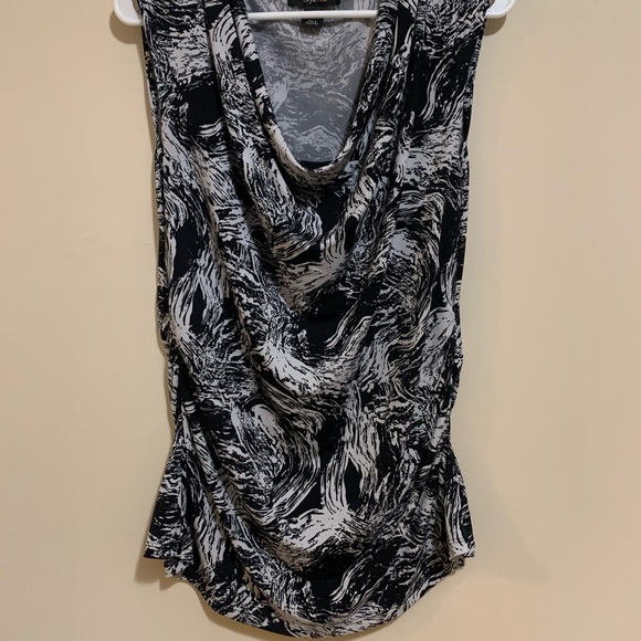 Patterned top - Picture 1 of 4